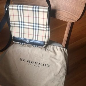 Beautiful condition Burberry crossbody bag!